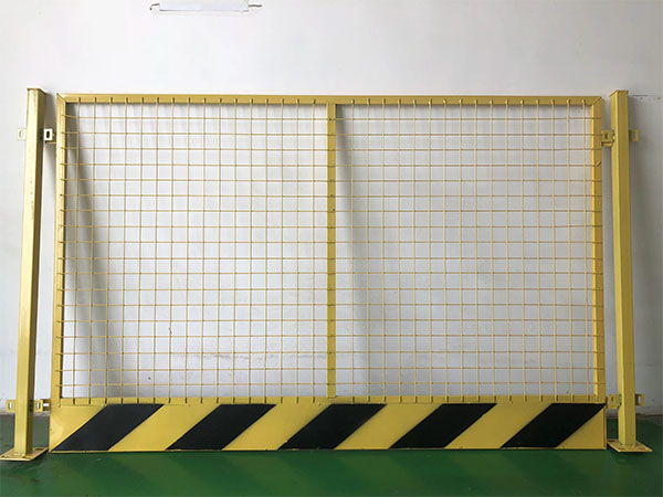 工地基坑護欄圖片4 工地基坑護欄圖片4